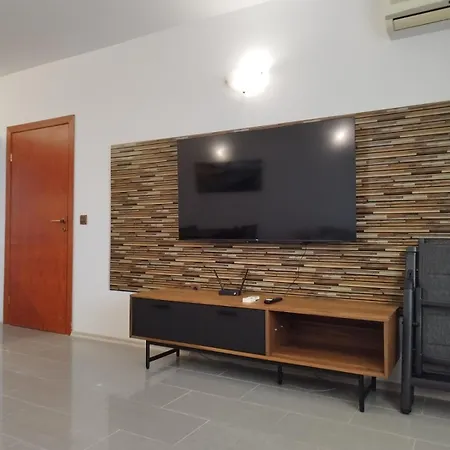 California Complex Apartman *