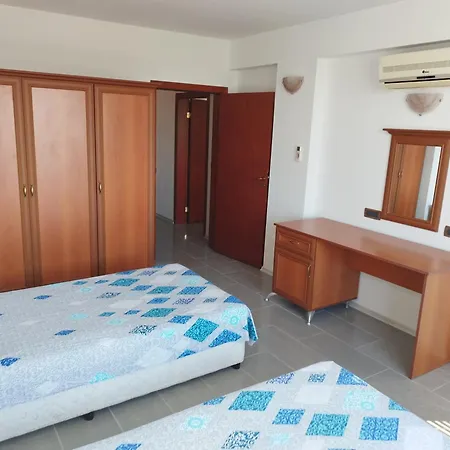 California Complex Apartament