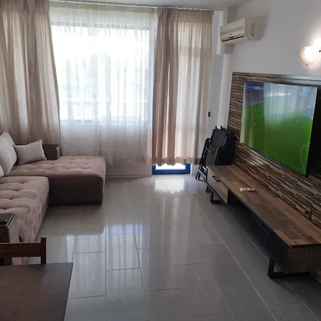 California Complex Apartman *