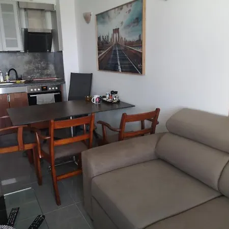 California Complex Apartman