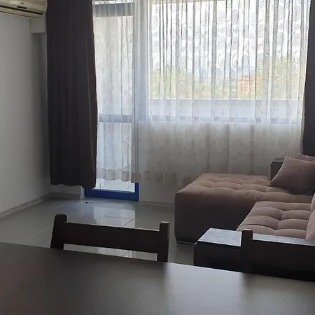 California Complex Apartman *