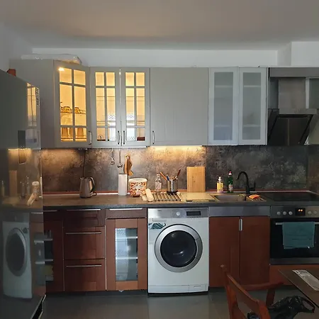 California Complex Apartman